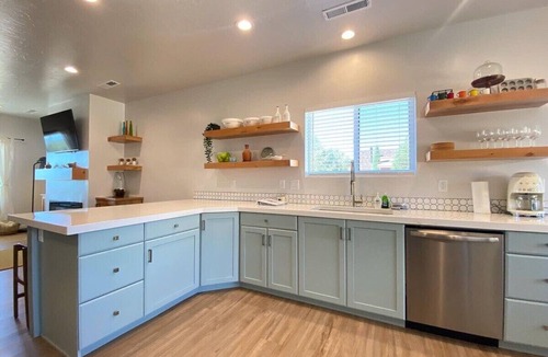 Kanab House | Stylish Family Home in Kanab just 40 Mins to Zion National Park!
