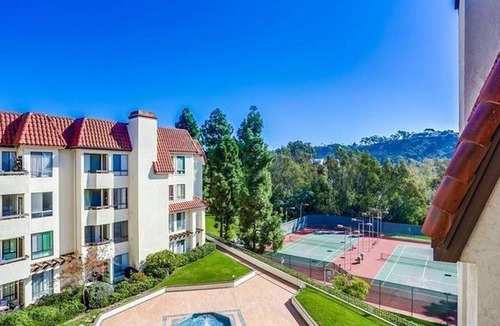 Mission Valley West Condo | Stylish Friars Rd Retreat w Resort Pool & Elevator