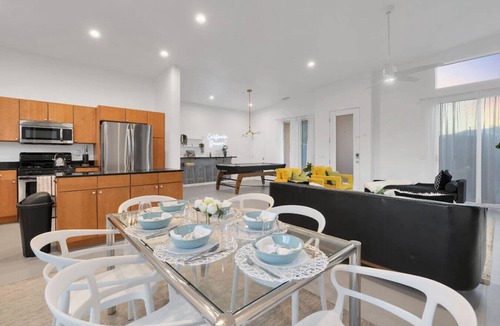 B-Bar-H Ranch House | Stylish MCM 15 mins to PS|pool|putting green|bocce