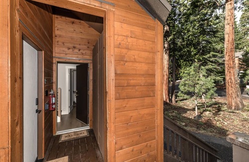 Dollar Point Condo | Stylish Mountain Condo-Near Tahoe City 3BR/2BA