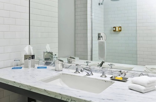 Downtown San Diego Hotel | Stylish Pet-Friendly Classic King Room in Hotel Republic - Near Little Italy
