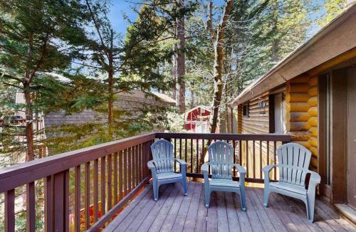 Twin Peaks House | Sugar Pine Retreat