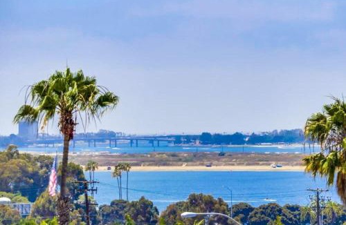 Bay Park Apartment | Suite with Rooftop Deck and Ocean Views in Mission