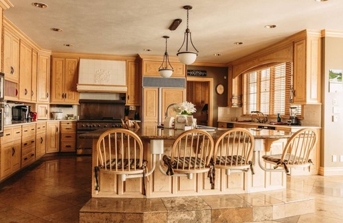 Orchard South House | Summer 2027 Filling up! Lux 5flrs&POOL Jacuzzi Sauna 2SportCtsView1.7ac Reunions