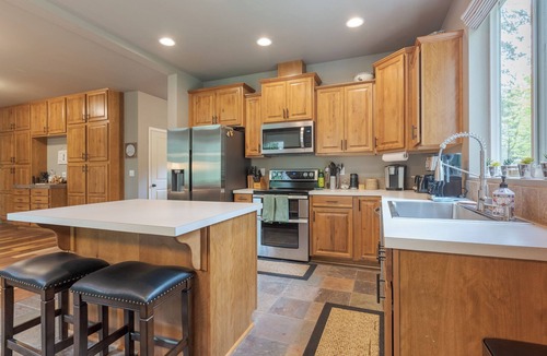 Zigzag Ski Chalet | Summer special, stay before 7/20/26 get third night half off.