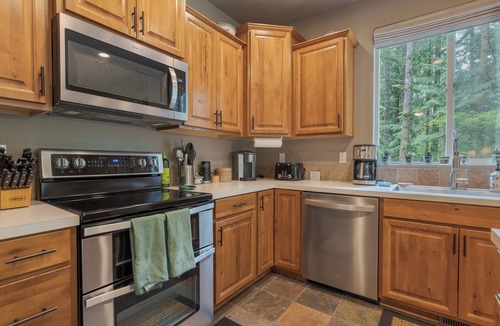 Zigzag Ski Chalet | Summer special, stay before 7/20/26 get third night half off.
