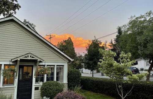 Jacksonville House | Sun Cottage in the Heart of Jacksonville