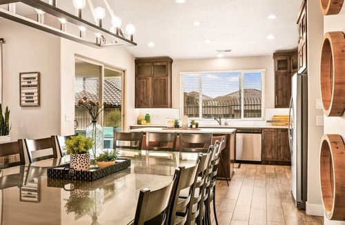 Santa Clara House | Sun-kissed in Paradise Village at Zion