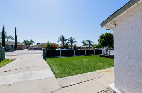 Fontana House | Sunlit Front House I Peaceful & Private Home-Away