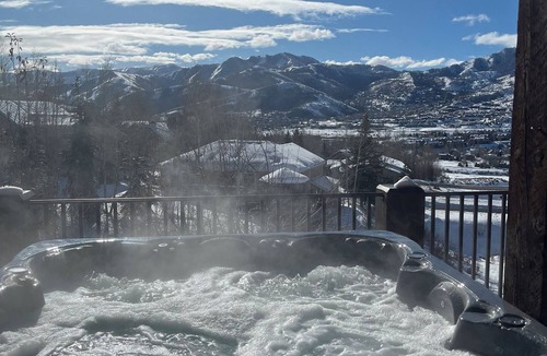 Summit Park House | Sunny 5 Bd Mountain Home-Gorgeous View-Perfect for 2 or MultiGen Families-HotTub
