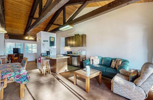 Dollar Point House | Sunny Family-Friendly Condo - Near the Lake