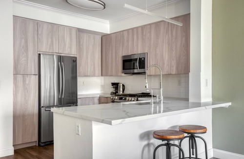 Playa Vista Apartment | Sunny Playa Vista 2BR w/Pool, Gym & W/D, nr 405, by Blueground