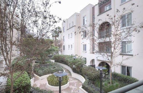 Playa Vista Apartment | Sunny Playa Vista 2BR w/Pool, Gym & W/D, nr 405, by Blueground