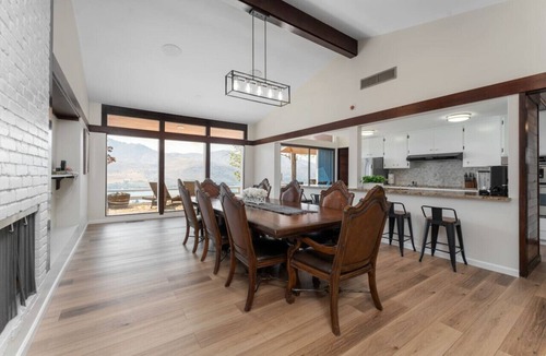 Chelan House | Sunny Retreat-Lake views/HotTub/BBQ/firepit