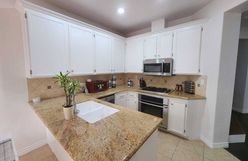Miramar Ranch North House | Sunny San Diego Escape, 20 Mins to Beaches, Zoo, Downtown & Convention Center