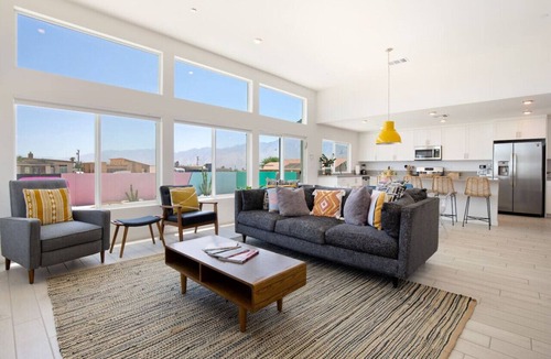 B-Bar-H Ranch House | Sunray House Modern Getaway Pool Spa Tesla Charger