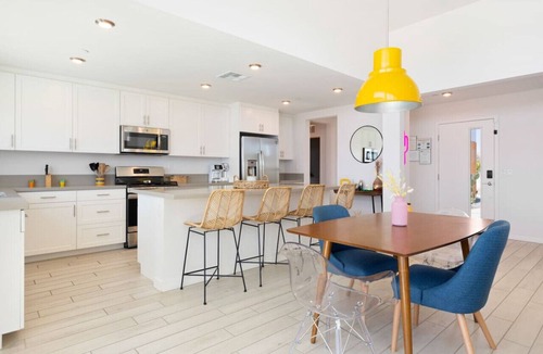 B-Bar-H Ranch House | Sunray House Modern Getaway Pool Spa Tesla Charger
