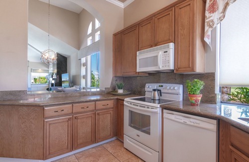 Palm Desert Condo | Sunrises! Golf Course 2019ft Single story 3 bd 2.5 bth tennis piklball golf cart