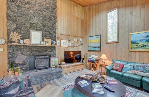 Sunriver House | Sunriver Resort Home: Near Skiing, Town & Trails