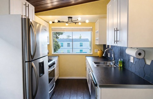 Point Loma Heights Apartment | Sunset Haven: Lakeside Charm in Ocean Beach