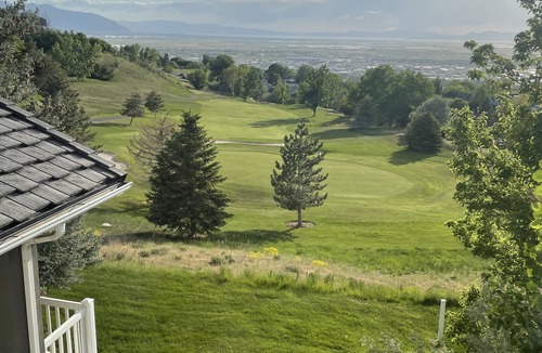 North Salt Lake House | Sunset Views! Indoor Sport Court, Pool table, Golf Course, 12 min to downtown