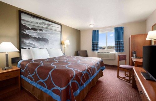 Ferndale Hotel | Super 8 by Wyndham Bellingham Airport/Ferndale