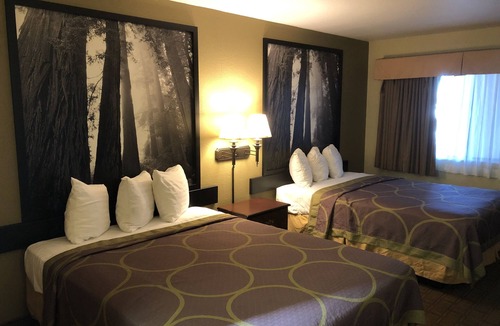 Corning Hotel | Super 8 by Wyndham Corning