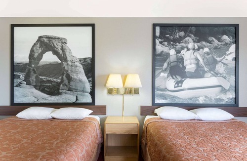 Green River Hotel | Super 8 by Wyndham Green River