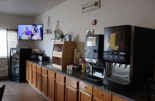 Price Hotel | Super 8 by Wyndham Price