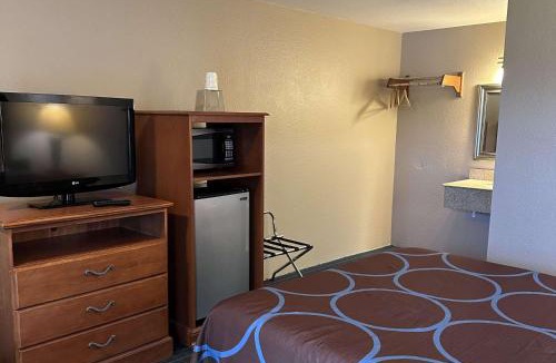 Vancouver Hotel | Super 8 by Wyndham Vancouver East
