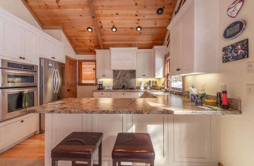 Talmont Cabin | Super Clean - Tahoe Park Access!