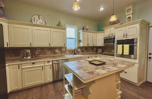 Sequim Cottage | Superb 2-Bedroom cottage in enchanting Sequim
