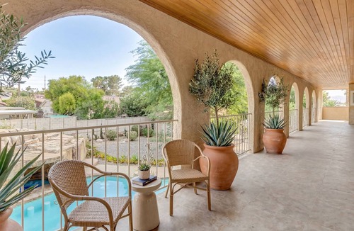 Paradise Villa | Superb 9-bedroom villa with AC in welcoming Las Vegas
