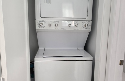 Southeastern Sacramento Apartment | Superb tiny home walking distance to UC Davis Medical Ctr and Shriners Hospital