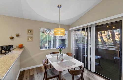 Spring Valley Apartment | Superhost 5 Star ⭐ Service Spacious 2 Bedrooms