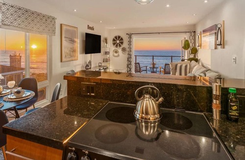 Village of La Jolla House | Sur La Mer, beachfront, tidal pools