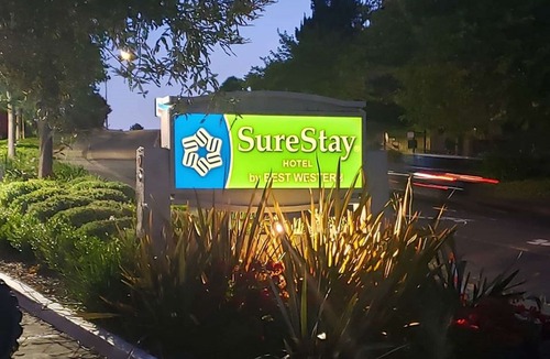 Vallejo Hotel | SureStay Hotel by Best Western Vallejo Napa Valley