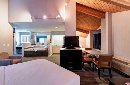 Redding Hotel | SureStay Plus Hotel by Best Western Redding