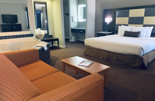 Redding Hotel | SureStay Plus Hotel by Best Western Redding