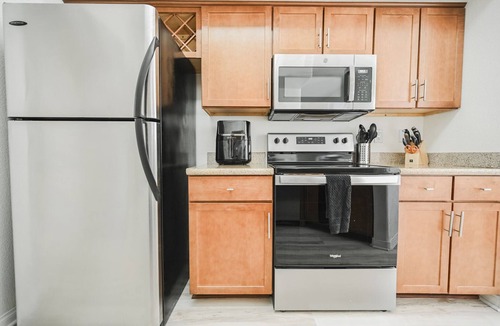 Las Vegas Condo | SVS: 2BD/2BA Condo | Gated Community | Pool & Gym | 5 Min to Strip