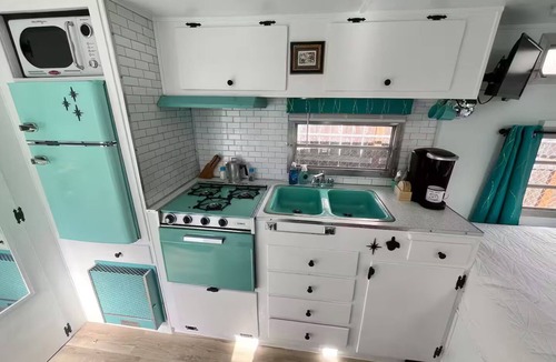Eugene House | Sweet Betty Blue Vintage Chic RV