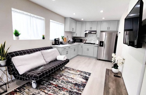 Walnut Apartment | Sweet & Cozy Delight