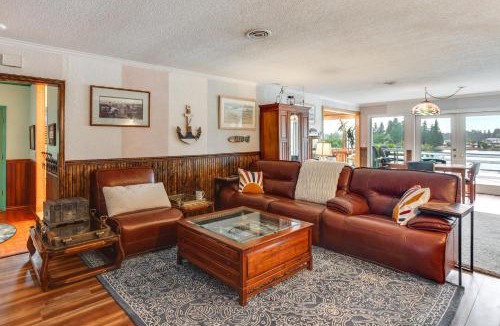 Lakewood House | Tacoma Home on Steilacoom Lake w/Dock!