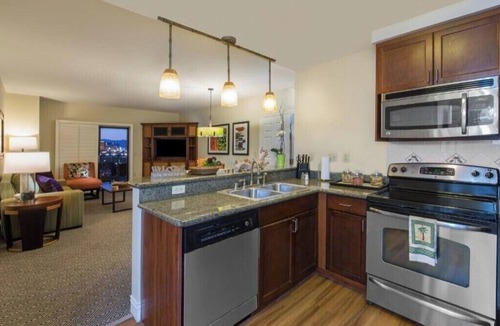Enterprise Condo | Tahiti Village 1BR Condo