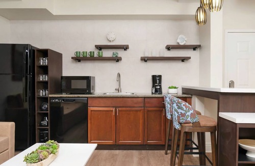 Las Vegas Resort | Tahiti Village Huge 2BR Apt— Balcony, Kitchen, Steam Shower, Jacuzzi, Lazy River