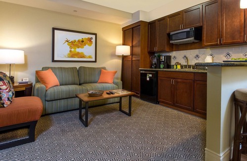 Las Vegas Condo | Tahiti Village Moorea 1br suite Thursday check-in