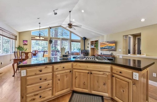 Tahoe Paradise Cabin | Tahoe Basecamp: National Forest+River, Hot Tub, AC
