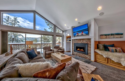 Pioneer Trail House | Tahoe Flyer: Hot Tub, Views, Privacy, Decks, Peaceful, A/C
