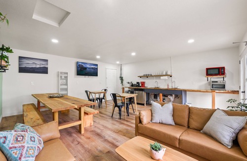 Sierra Tract Hotel | Tahoe Mountain Inn #12