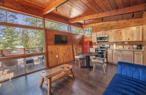 Idyllwild Hotel | Tahquitz Pines Retreat